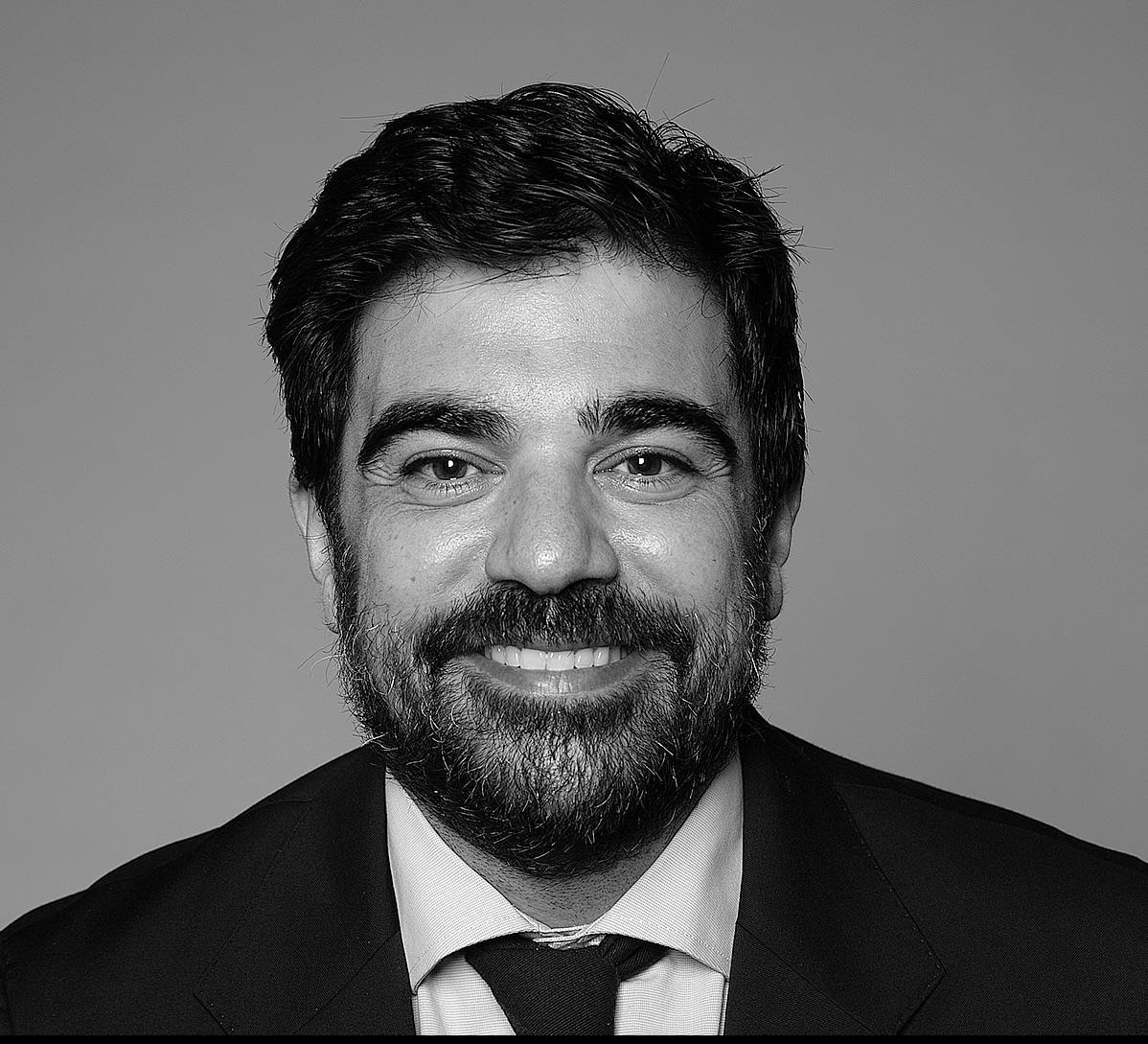 Dr. Daniel Robles